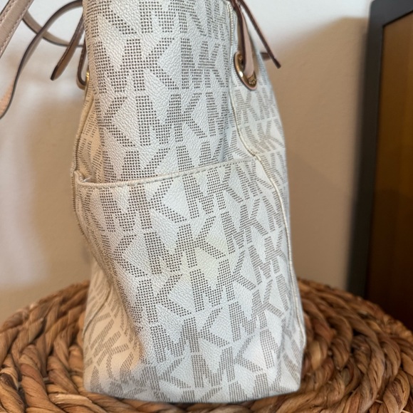 MICHAEL Michael Kors Jet Set Travel Tote Bag Ivory signature PVC - Picture 3 of 10